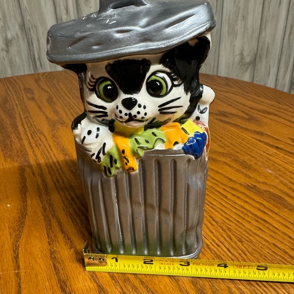Vintage Ceramaster Kitty Cat in Trash Can Ceramic Coin Piggy Bank 7.5" - Picture 8 of 8